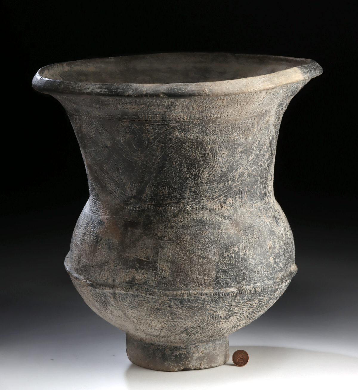 Ancient Thai Ban Chiang Grayware Urn (Paddle / Anvil)