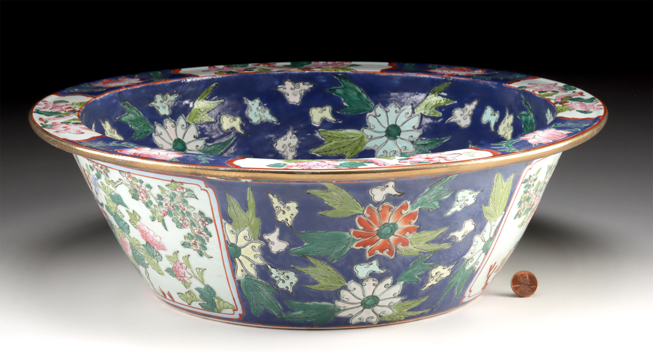 Lot 47, Auction 3/19/2026: Large Qing Dynasty Export Famille Rose Porcelain Basin - Image 3