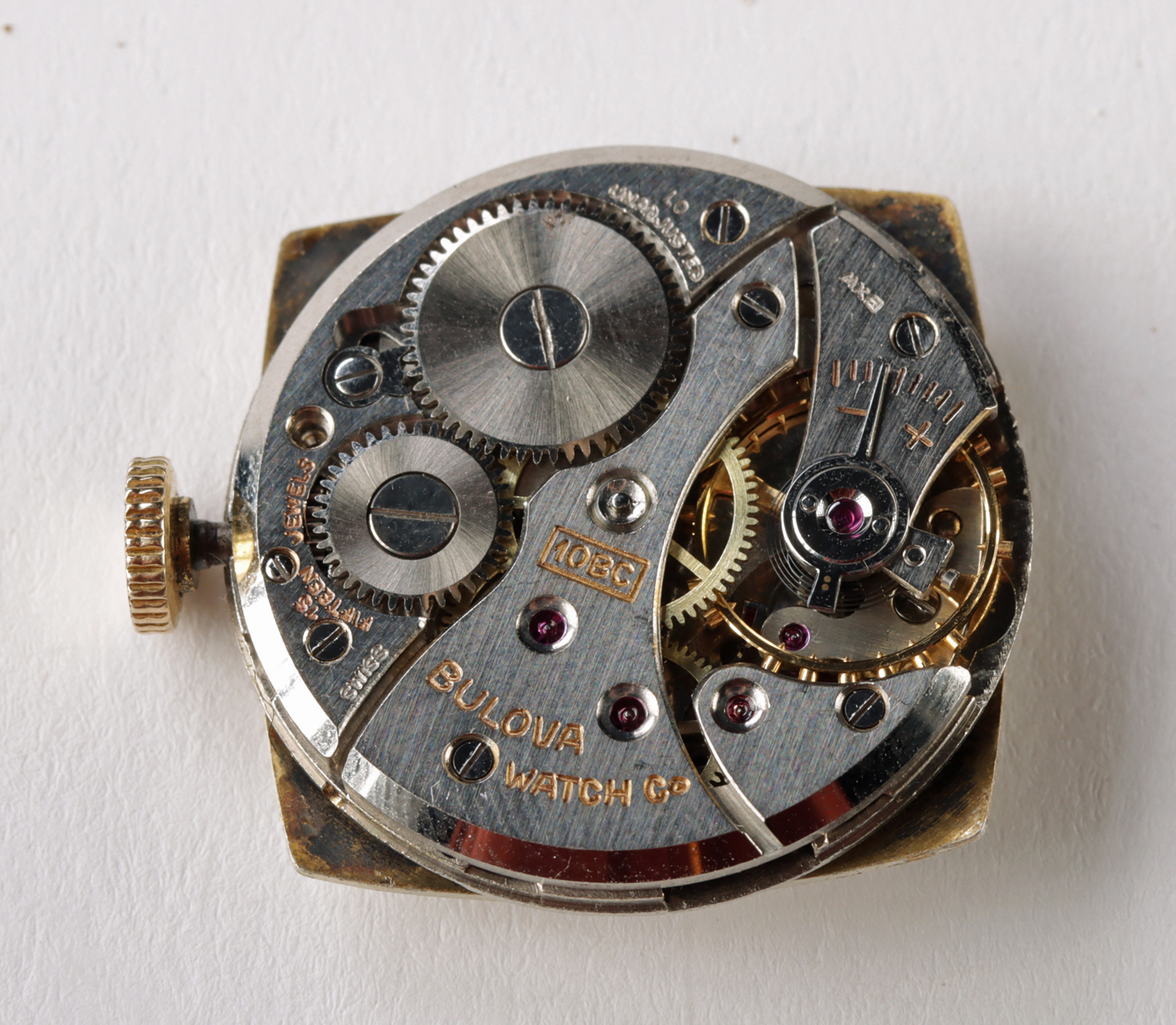 Lot 321a, Auction 3/19/2026: 10K Gold Plated Bulova Wristwatch, 10BC 15 Jewels - Image 4