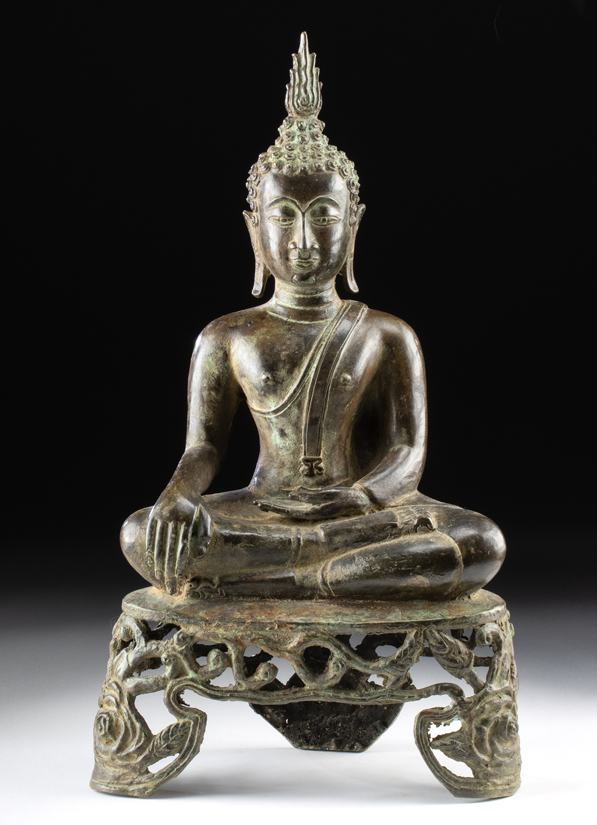 Lot 190, Auction 4/3/2026: 17th C. Thai Ayutthaya Copper Alloy Seated Buddha