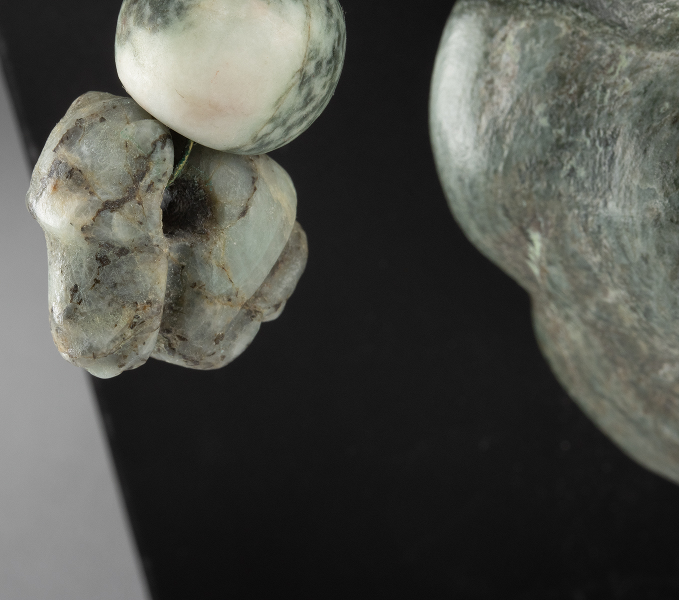 Lot 57, Auction 4/12/2026: Impressive Mesoamerican / Maya Greenstone Bead Necklace - Image 3