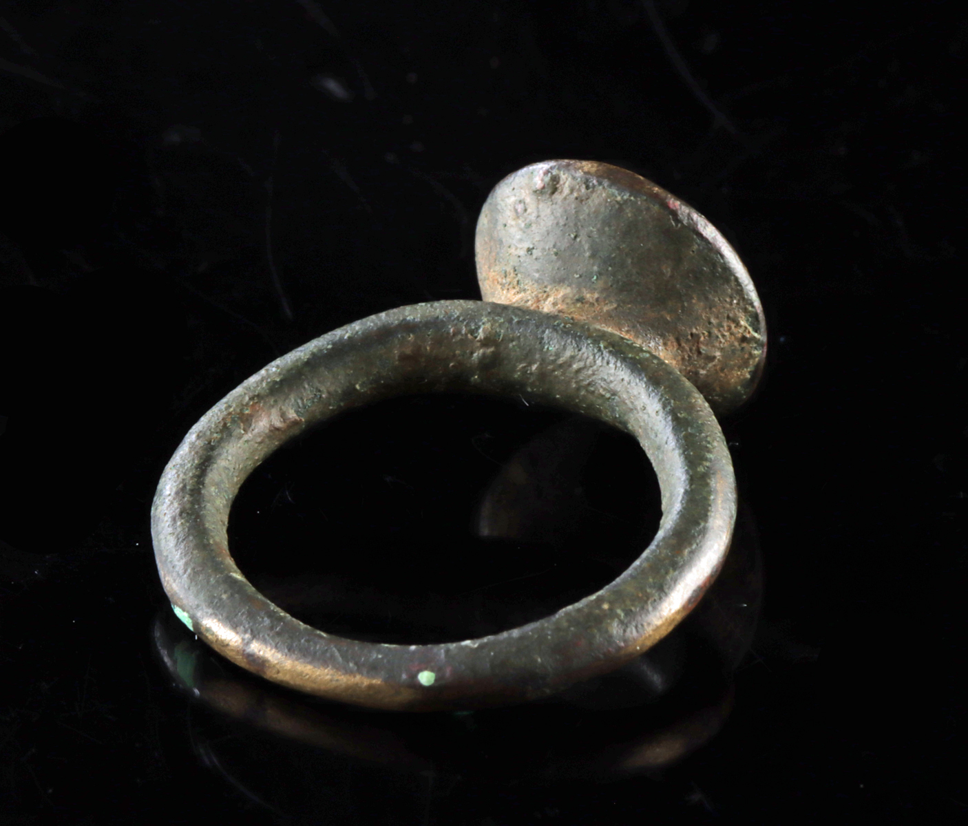 Lot 85b, Auction 4/12/2026: Roman Leded Brass Ring w/ Figures & Wheat Sheaf - Image 3