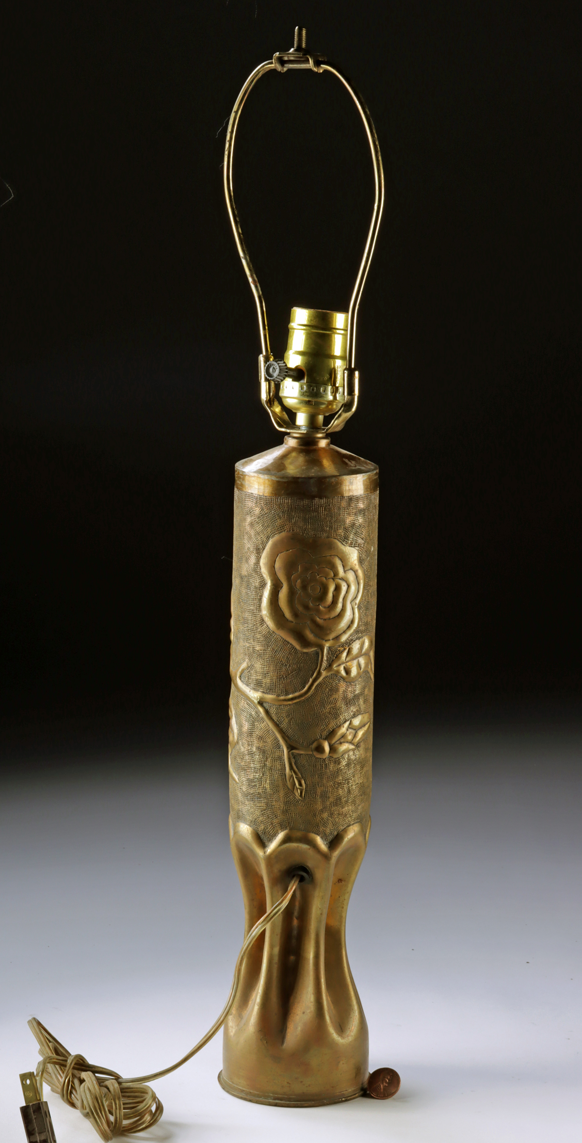 Lot 141, Auction 4/12/2026: WWI Argonne 1918 Trench Art Shell Lamp - Image 3