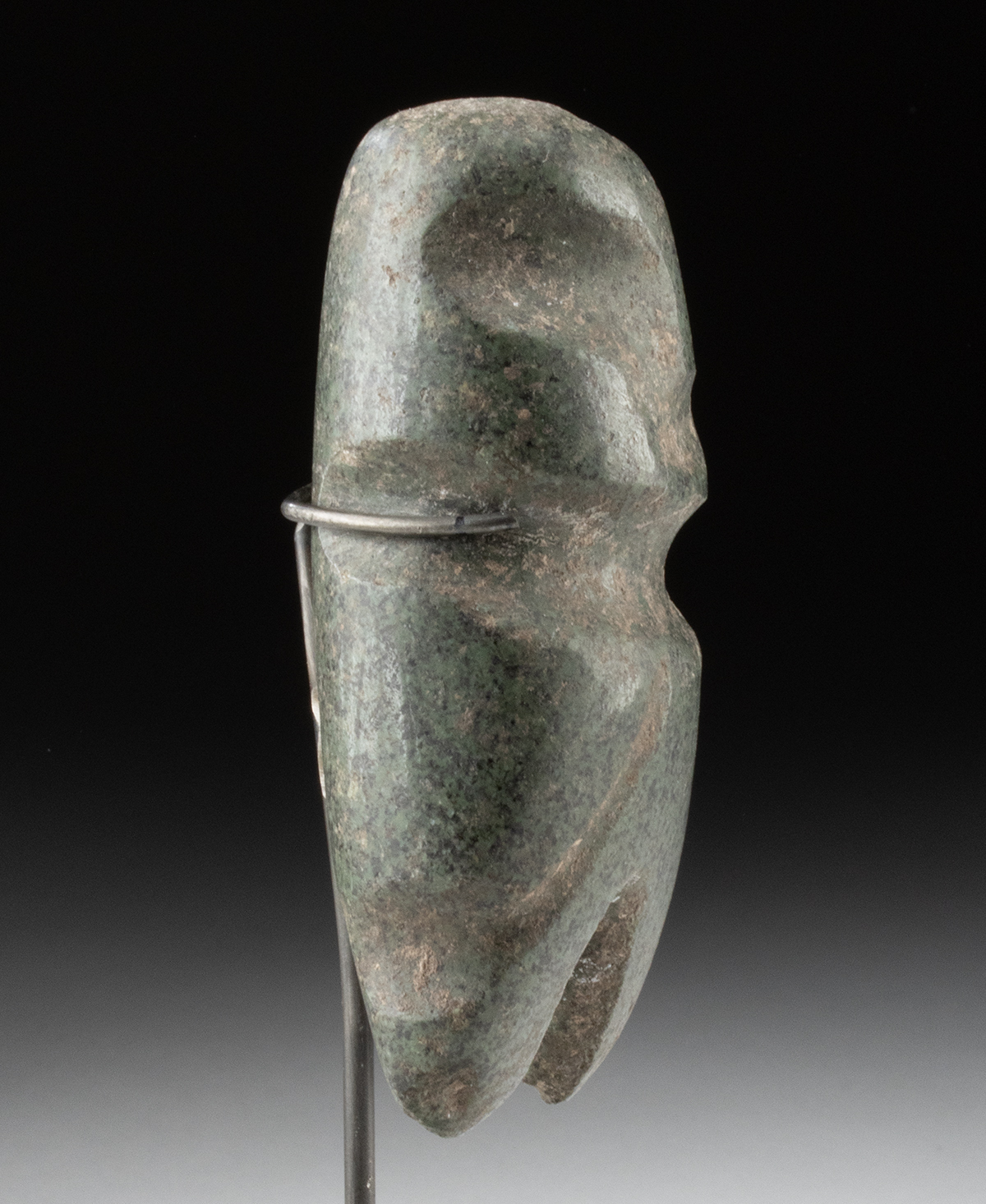 Lot 52, Auction 4/12/2026: Mezcala Guerrero Greenstone Axe God Figure - Image 3