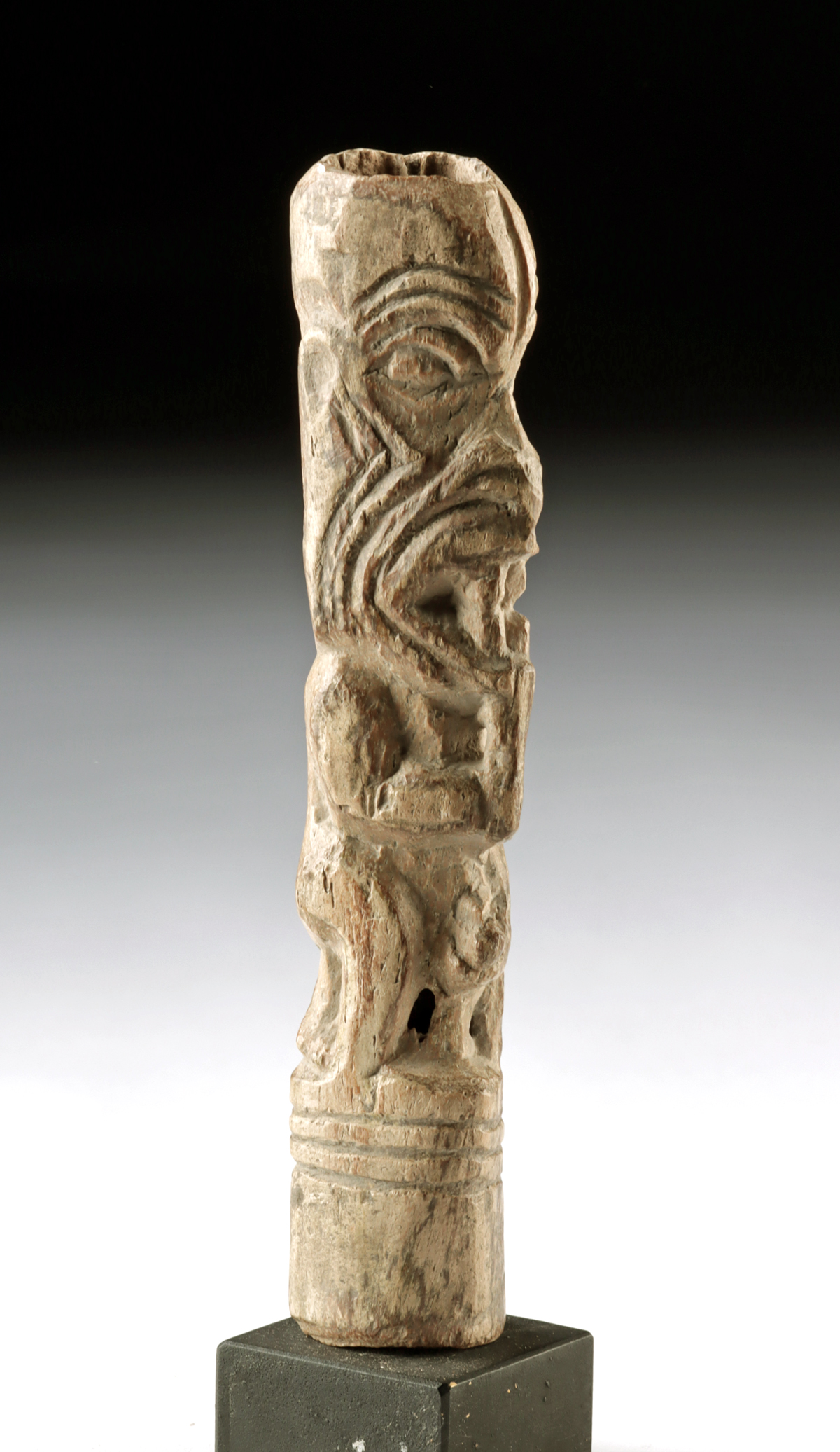 Lot 50, Auction 4/12/2026: La Tolita Carved Bone Nude Male Effigy Figure w/ Fangs - Image 3