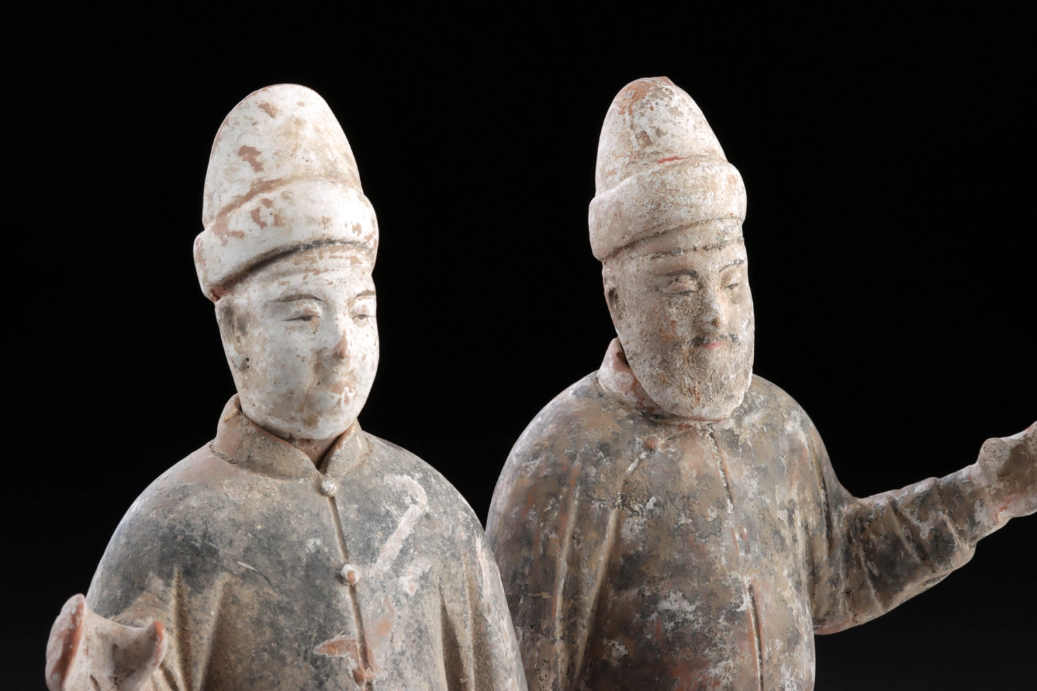 Pair of Chinese Ming Pottery Tomb Attendants (Auction 2026-06-05, Lot 204) - Image 3