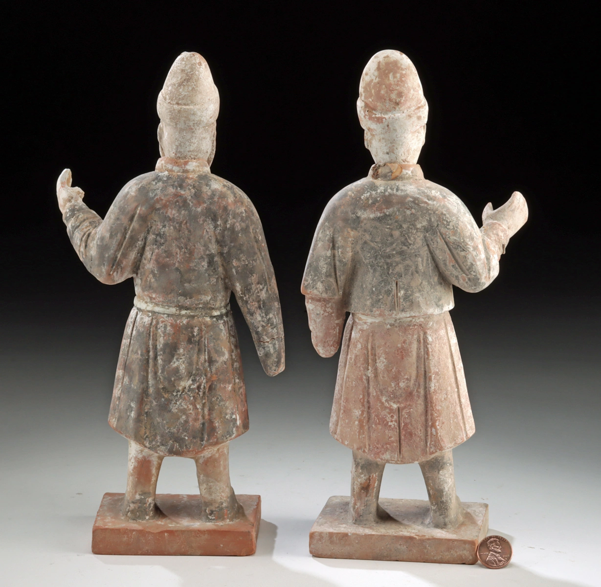Pair of Chinese Ming Pottery Tomb Attendants (Auction 2026-06-05, Lot 204) - Image 4