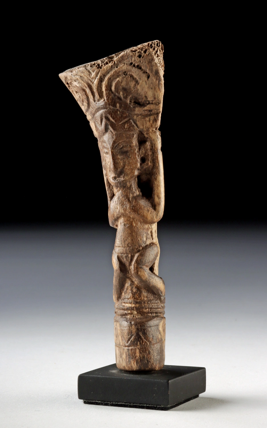 Pre-Columbian La Tolita Carved Bone Standing Figure (Auction 2026-06-05, Lot 45A) - Image 3