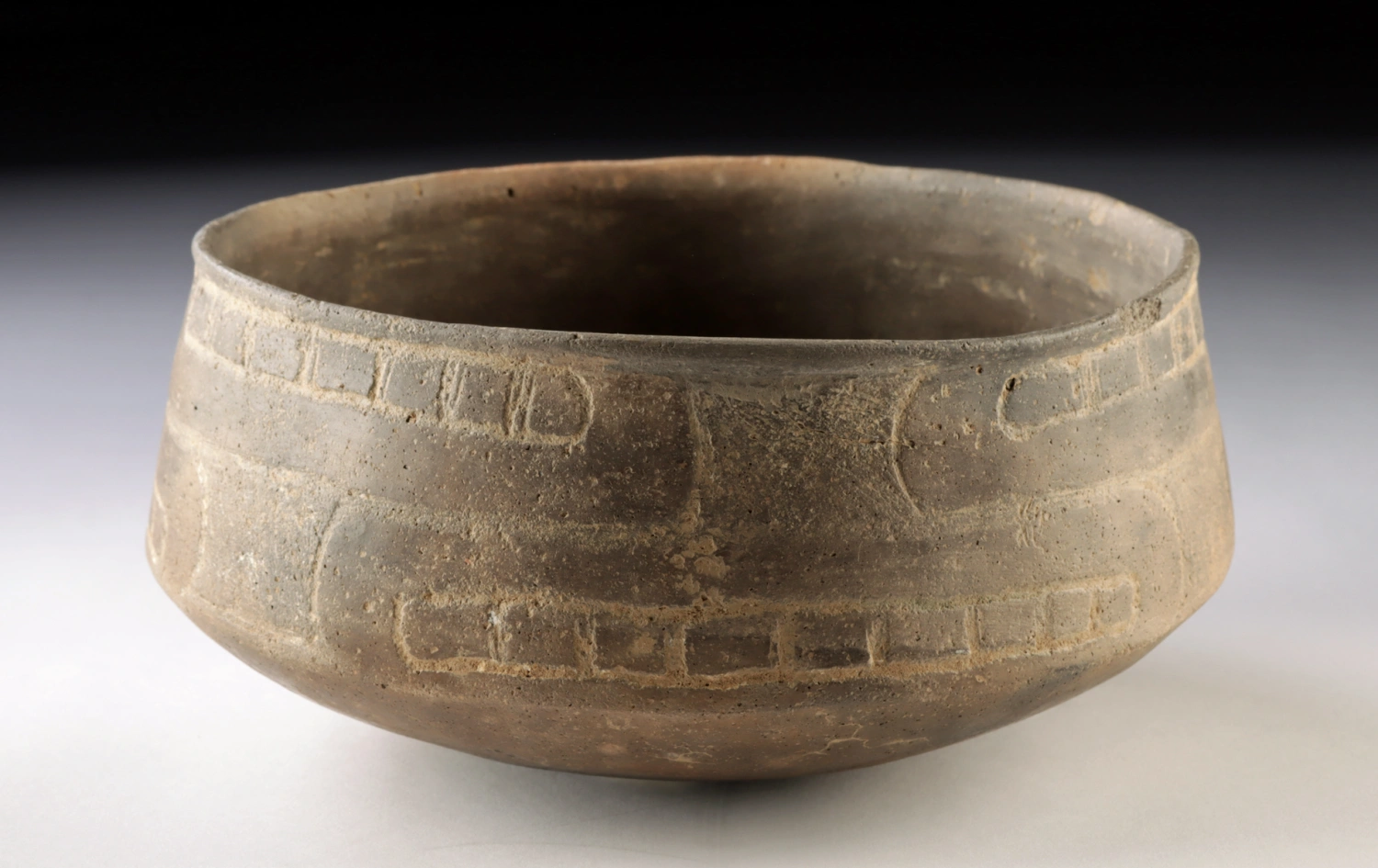 Mississippian Caddo Pottery Bowl - Incised Band (Auction 2026-06-05, Lot 83) - Image 3