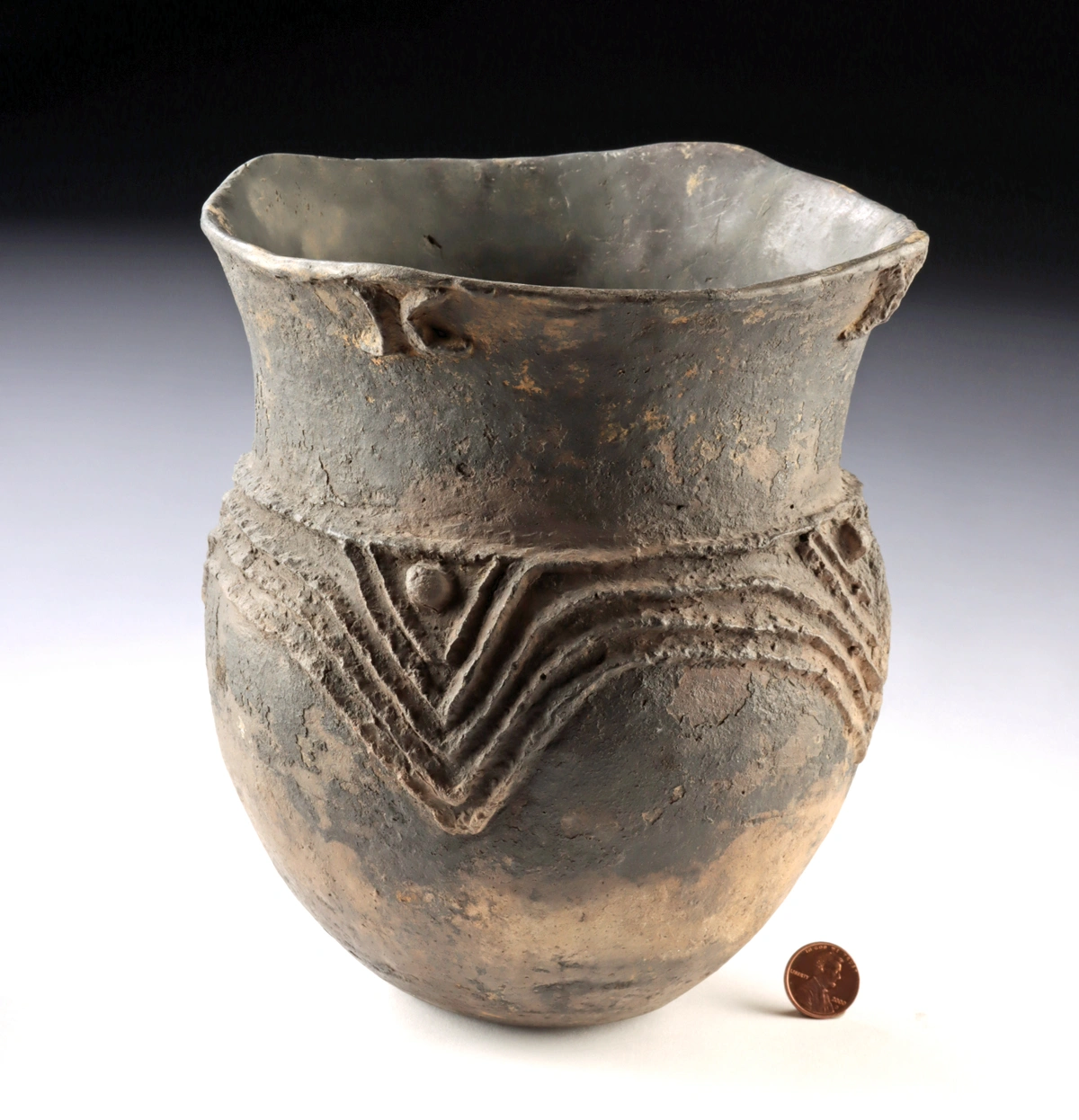 Caddo Pottery Jar - Harleton Applique (Auction 2026-06-05, Lot 108) - Image 3