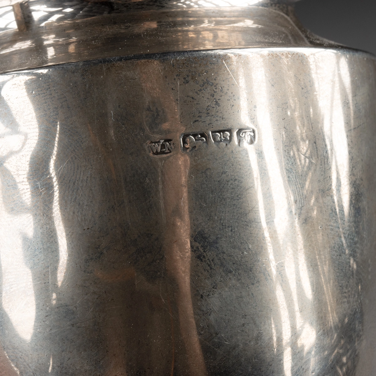 Late 19th/Early 20th C. British Silver Muffineers - Hamilton & Inches and William Neale (Auction 2026-06-05, Lot 264) - Image 4