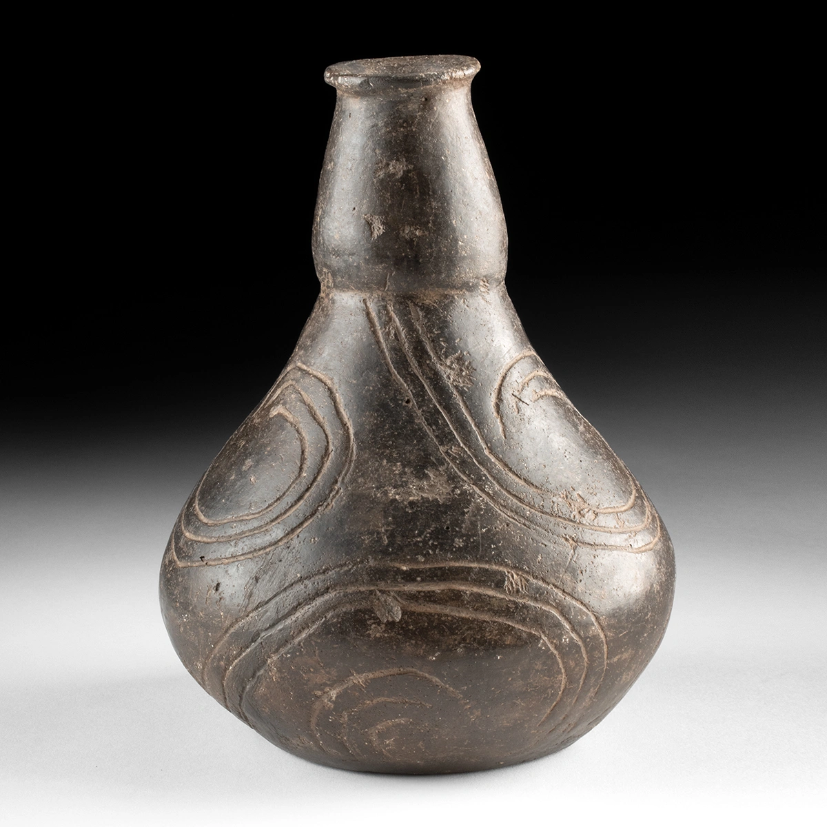 Mississippian Caddo Taylor Incised Blackware Bottle with Hook Motifs (Auction 2026-06-05, Lot 98)