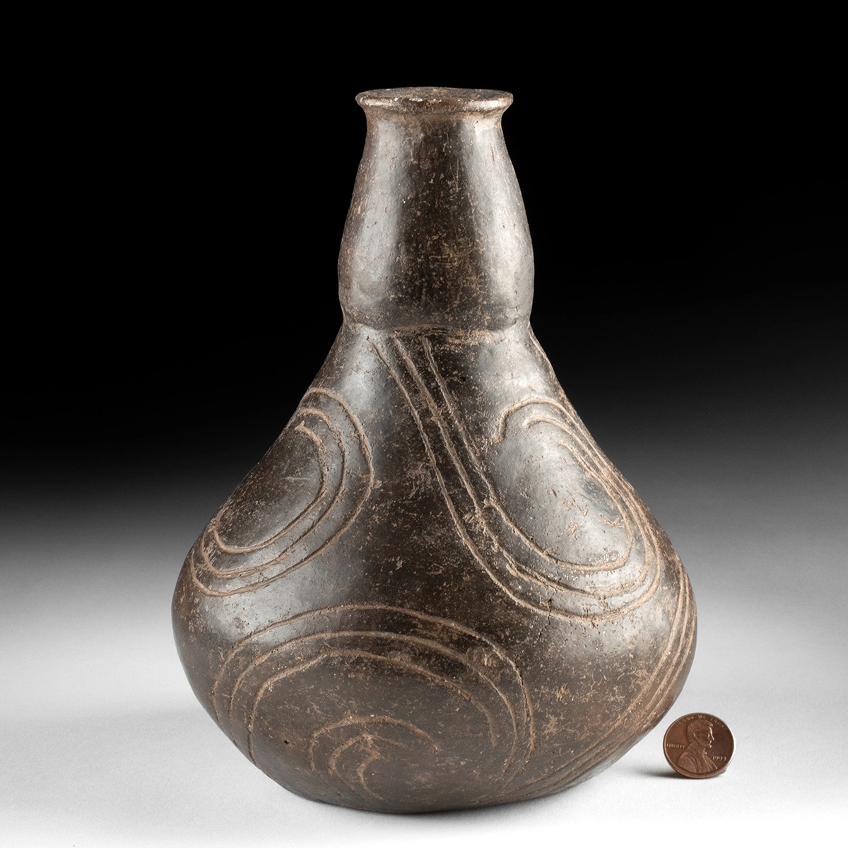 Mississippian Caddo Taylor Incised Blackware Bottle with Hook Motifs (Auction 2026-06-05, Lot 98) - Image 3