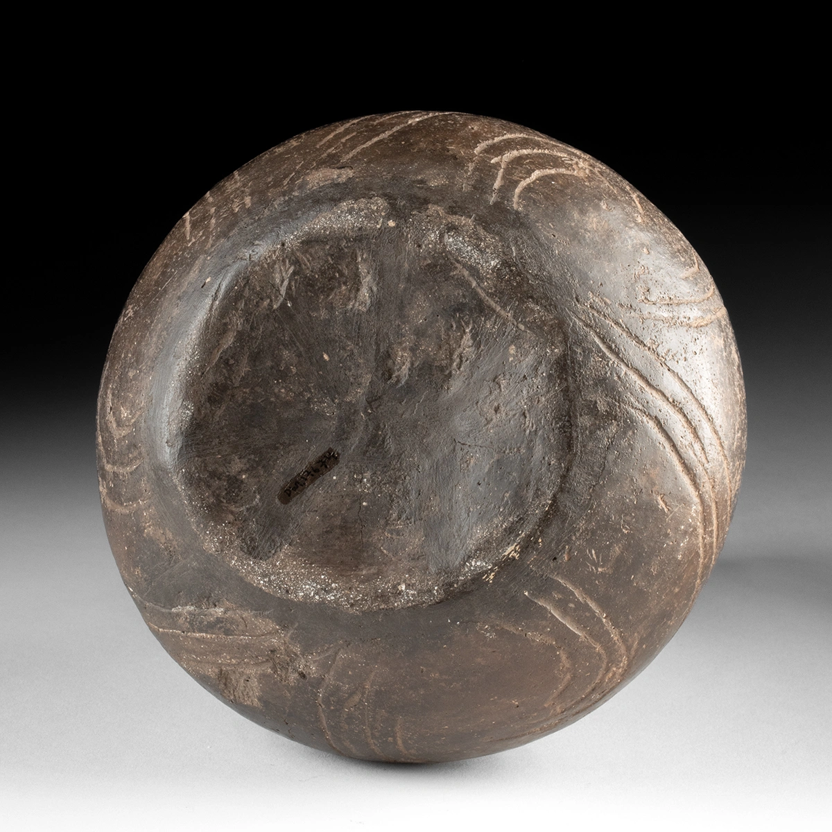 Mississippian Caddo Taylor Incised Blackware Bottle with Hook Motifs (Auction 2026-06-05, Lot 98) - Image 4