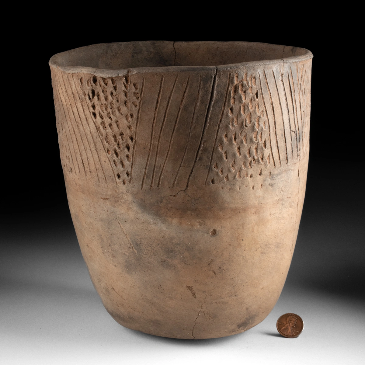 Caddo Incised and Punctated Pottery Jar, Mississippian Era (Auction 2026-06-05, Lot 103) - Image 3